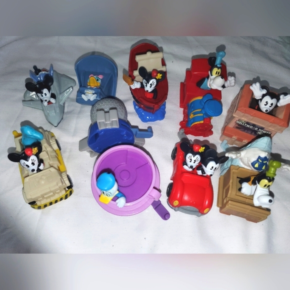 Complete 10pc set Mcdonalds Disney train toys Mickey & Minnie’s Runaway Railway - Picture 4 of 12